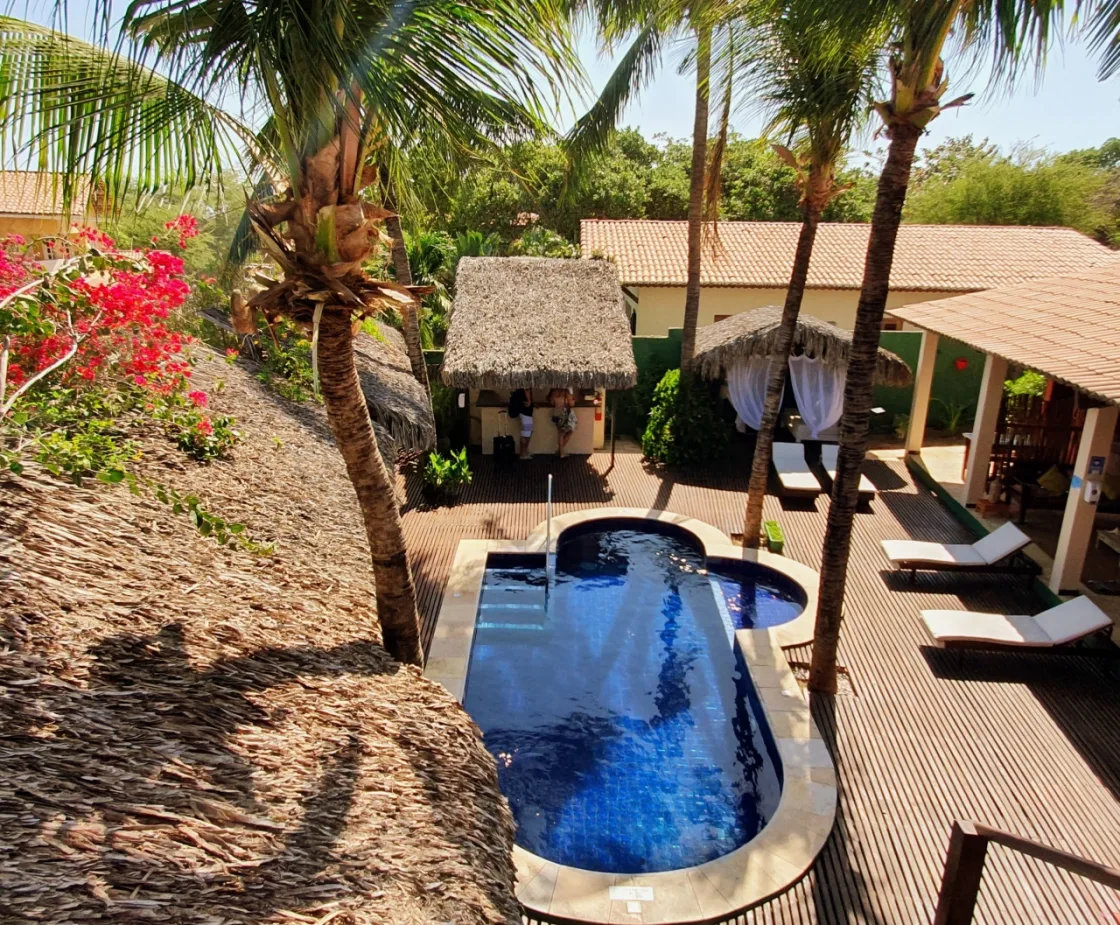 Piscina vista andar superior 