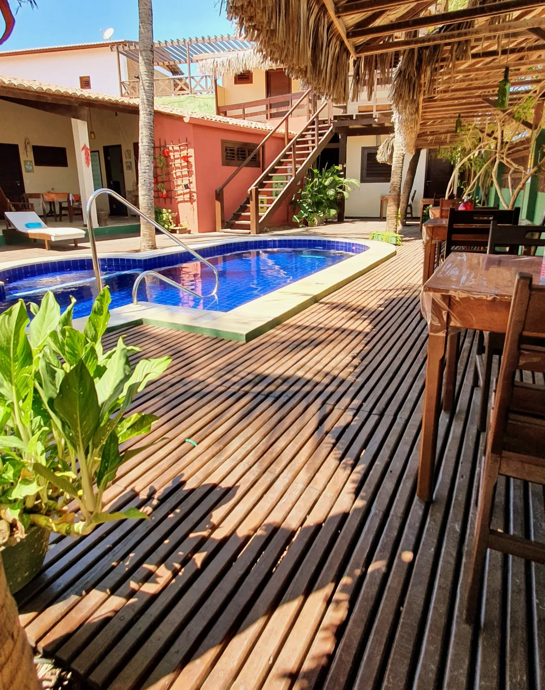 Piscina entrada da pousada 